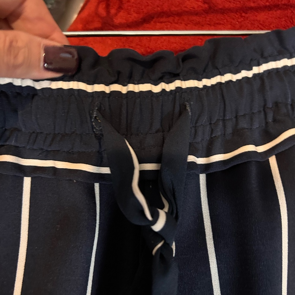 ZARA / M-L … no iron, worn a handful of times , the perfect preppy / boat / out